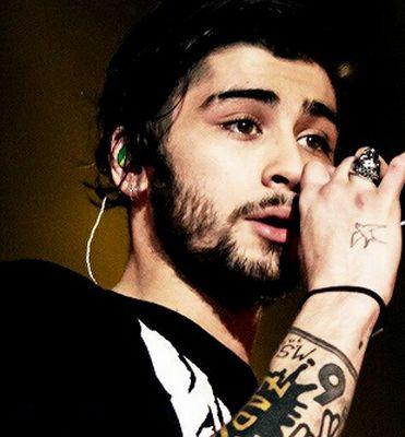 Zayn è l'unico punto fisso in questa vita di incertezze.