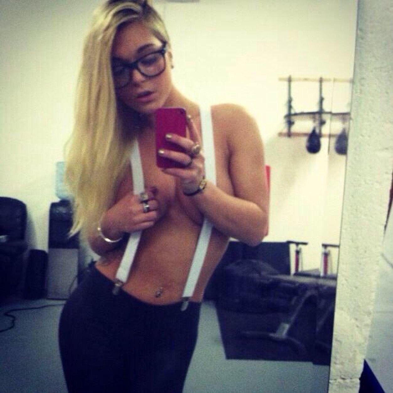 Wrestler from Sweden, living in L.A. I kinda am interesting, I guess. Not sure what to say.