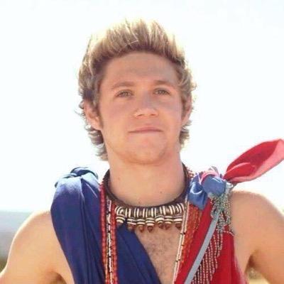 this is a free follow from @ADORVLOUIS__ and @Noemi_HNLZL follow us