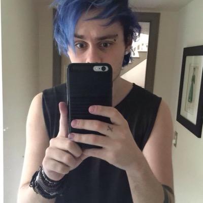 hiiii please please please follow @sweaterpawmukex !! ilysm have a good day! xxx