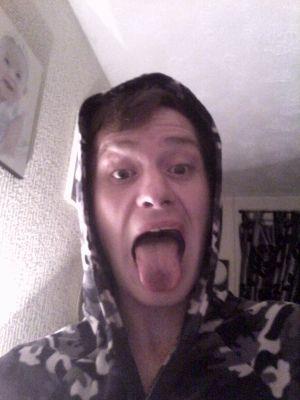 hi I'm fun out going person like to party xx