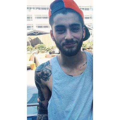 Ho paura che arriverà il giorno in cui tu troverai qualcuno, qualcuno che per te sarà tutto, e io starò a guardare il mio tutto che ama qualcun'altro ~H