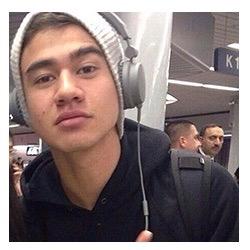 when i lay in bed i think of calum and i touch myself ✨