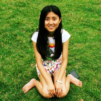 Sólo soy un cantante, tú eres el mundo.