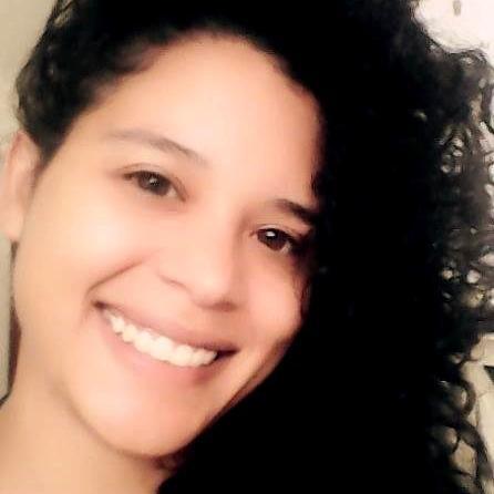 Productora Audiovisual y Comunicadora Social. 
Amante del Cine, el Hockey y el Fútbol