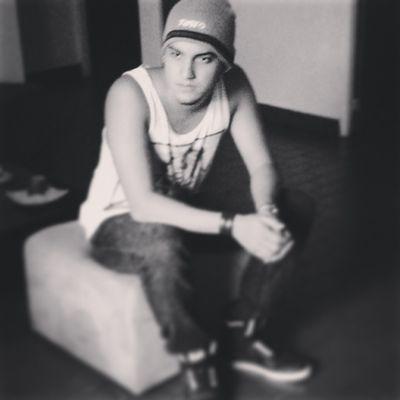 Instagram: @leon_9711