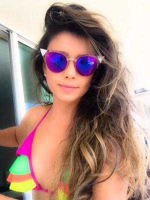 filha, irmã, namorada, amiga e guerreira                    Eu não vou desistir.                                                           18 anos