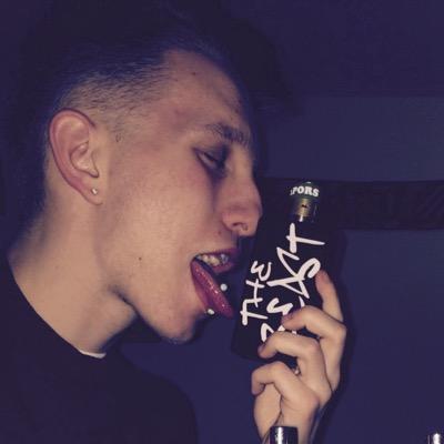 It's all about Blowin cLOUDz. Submit your Builds,Mods and of course what type of Oil you use! #Vape #VapeFam #VapeCloud #Vapelife #Mods #VapeOil