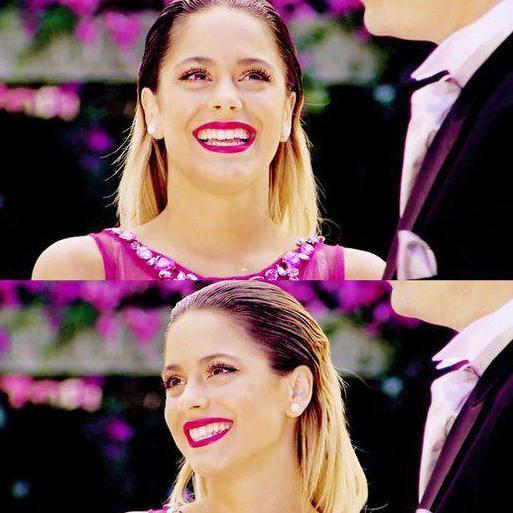 Crecimos con cada nota de aquel piano♥ me duele saber que esta felicdad se termina pero siempre en mi corazon Violetta♥ ♡Violetta jamas se olvida♡ 6/2.♥