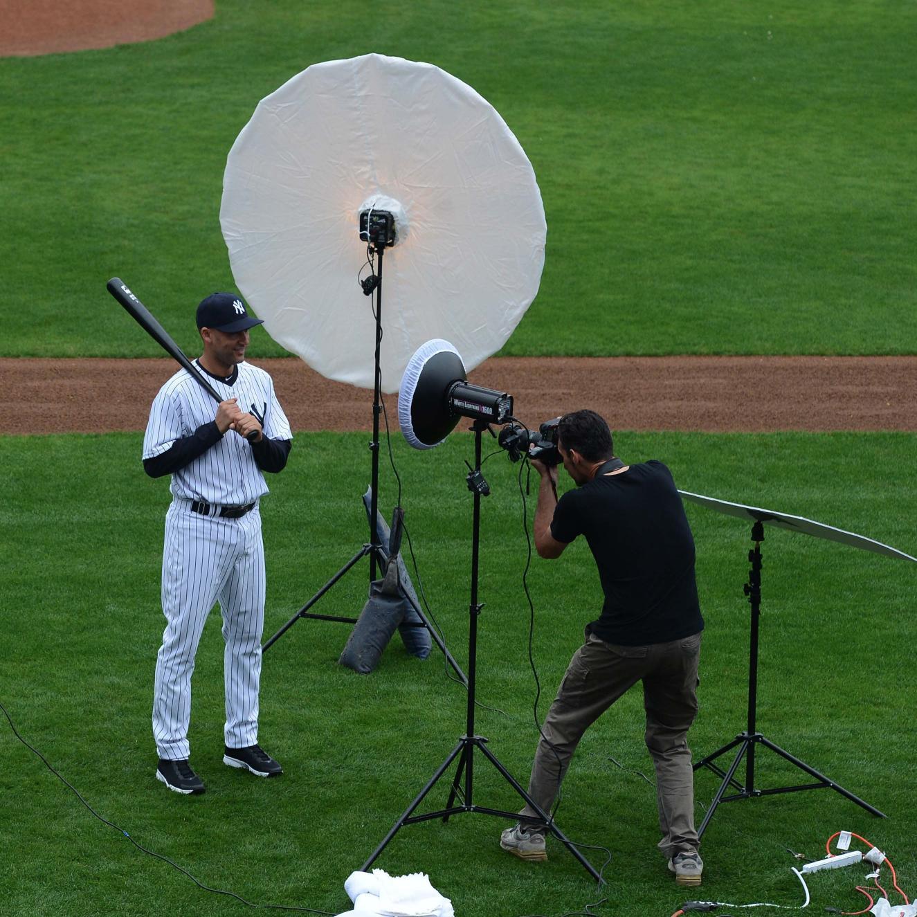 Corey Sipkin is a freelance photographer and videographer shooting sports, features, news, corporate and events.