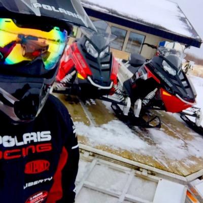 NateA9800's profile picture. Living life.