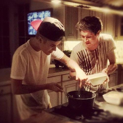 Hi, my name Nayely. I'm #Belieber I love @justinbieber