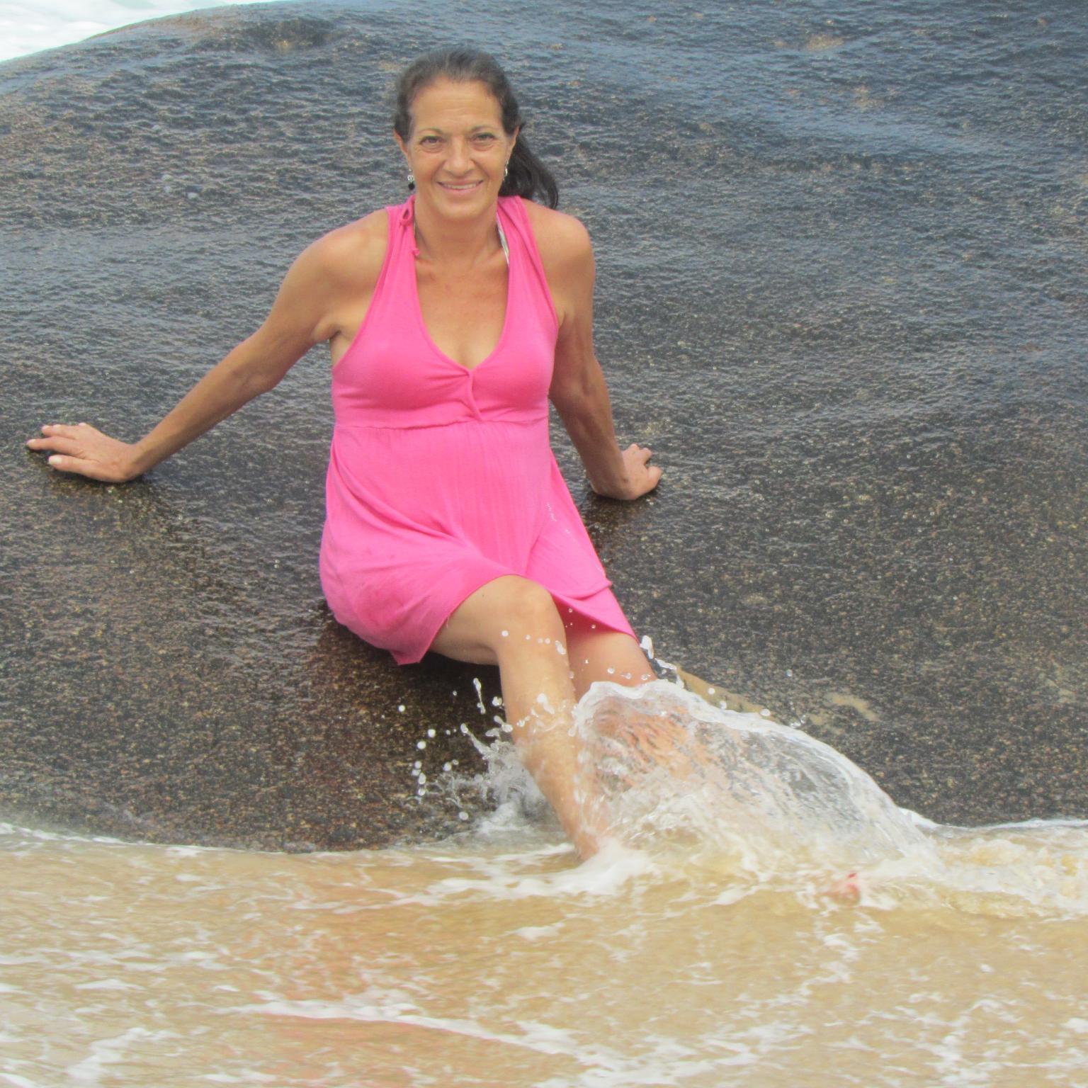 helena_melo's profile picture. 