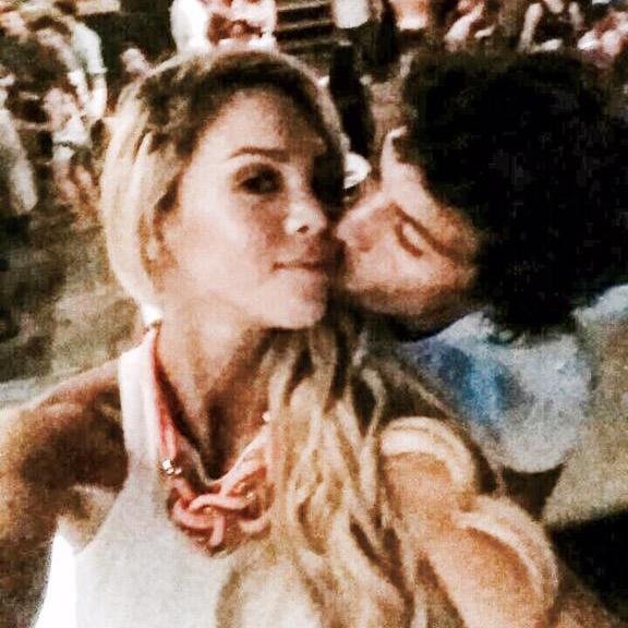 Ellos tan enamorados, y yo enamorada de ellos. #Rojasrodi ❤