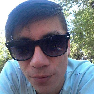 Soy Rodrigo, me dicen rocko, un simple wn de 25 años que estudia Auditoria, no me acompleja decir que soy Gay.vivo en stgo centro. me gusta el carrete sano saaa