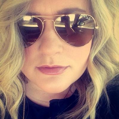 BetsyLamon's profile picture. Easy come, easy go.