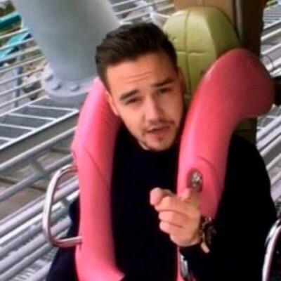 RT the tweet below to be added to a solo DM with liam :) I'll try to add everybody into a solo DM :)