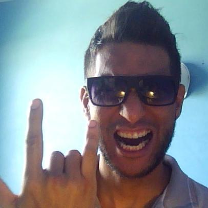 Un #Tecnocrata melomano libertario, inclusionista antipopulista estudiante por ocupacion, programador por diversion.