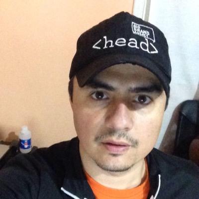 Empresario Emprendedor, cofundador de RAS: @rassalud, @misterturno. Amo mi familia, mis amigos, mi guitarra y el folclore cuyano: cuecas, gatos y tonadas.