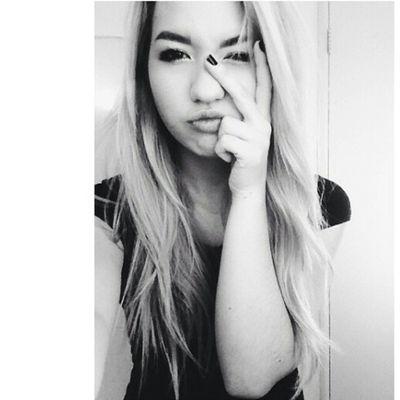 Hello! My name is Mia. I'm a YouTuber and I Like to Dye My hair A LoT.