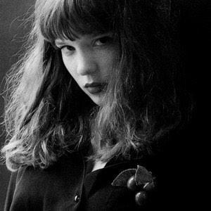 Unsure of who I belong to. Unsure of where to go. Raised by Moran/Moriarty/Adler, if anyone's keeping track. {Sherlock RP account, 18+} http://t.co/tYoVVmPOgh