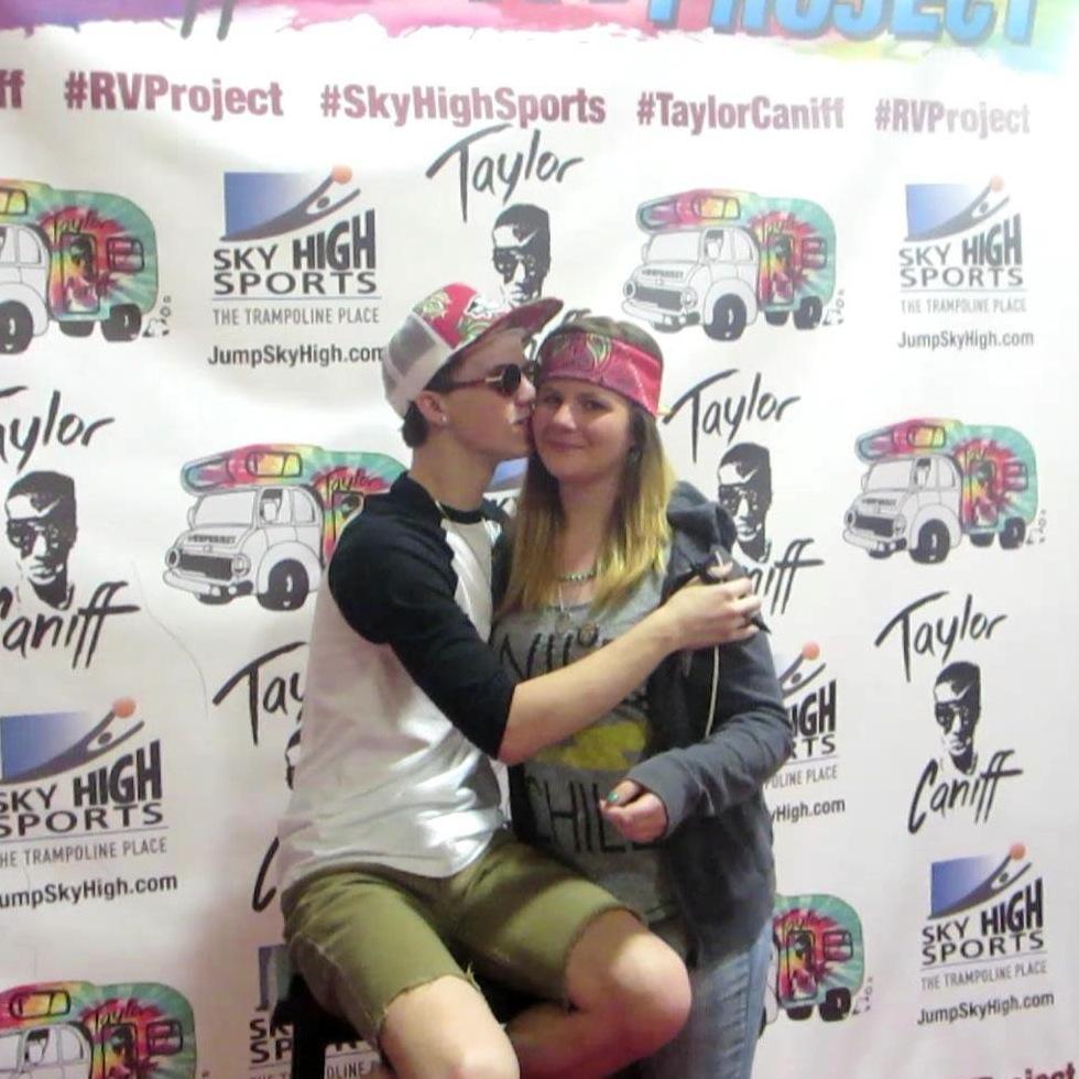 i love taylor caniff. i live in GA. Follow me especially you taylor @taylorcaniff