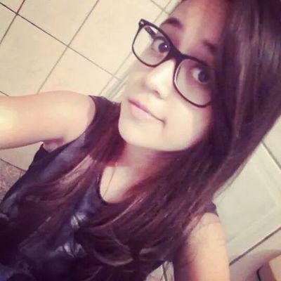 O importante é ser você, mesmo que seja, estranho  Seja você, mesmo que seja bizarro bizarro bizarro ♪