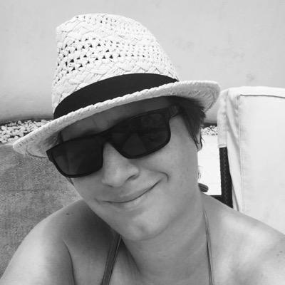 emortie's profile picture. District Nurse - Basic twitterer, loves a glass or 2 of vino,