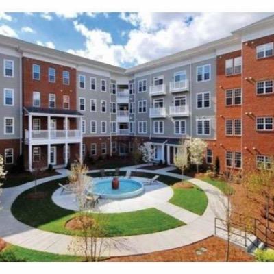 Committed to Service Execellence
Smart MOVE. Smart LIFE.
Mid-Rise in Nashville, TN 
Instagram: @lenoxvillage