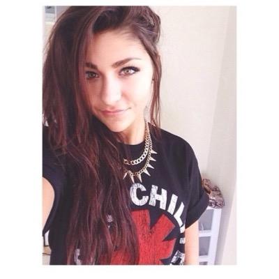 sienna • 19 • I love people