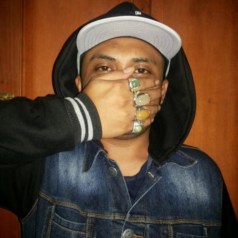 obrolbatu's profile picture. Komunitas Gemholics Indonesia OB aka http://t.co/Qrg2neHxQy #Gemstone #Batu #BatuMulia #BatuAkik #BatuPermata #SelfieWithBatu