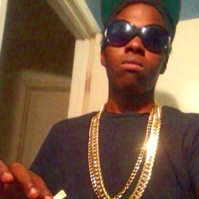 MIAMI STAR.. I love making music..follow me on instagram CONFUSED_DEE