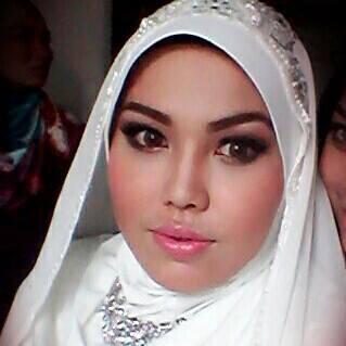 Businesswoman @ my own company S87 Studio Entertainment, interested in business, modeling & talents agency, wedding planner, MUA, Photographers & Event Organize