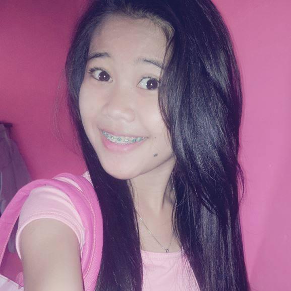 SweetDewii's profile picture. Susah, senang,
bersama meski
terhalang oleh jarak.