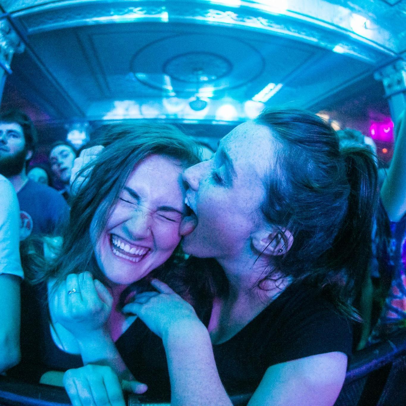 GWintz's profile picture. ~cerulean swim~