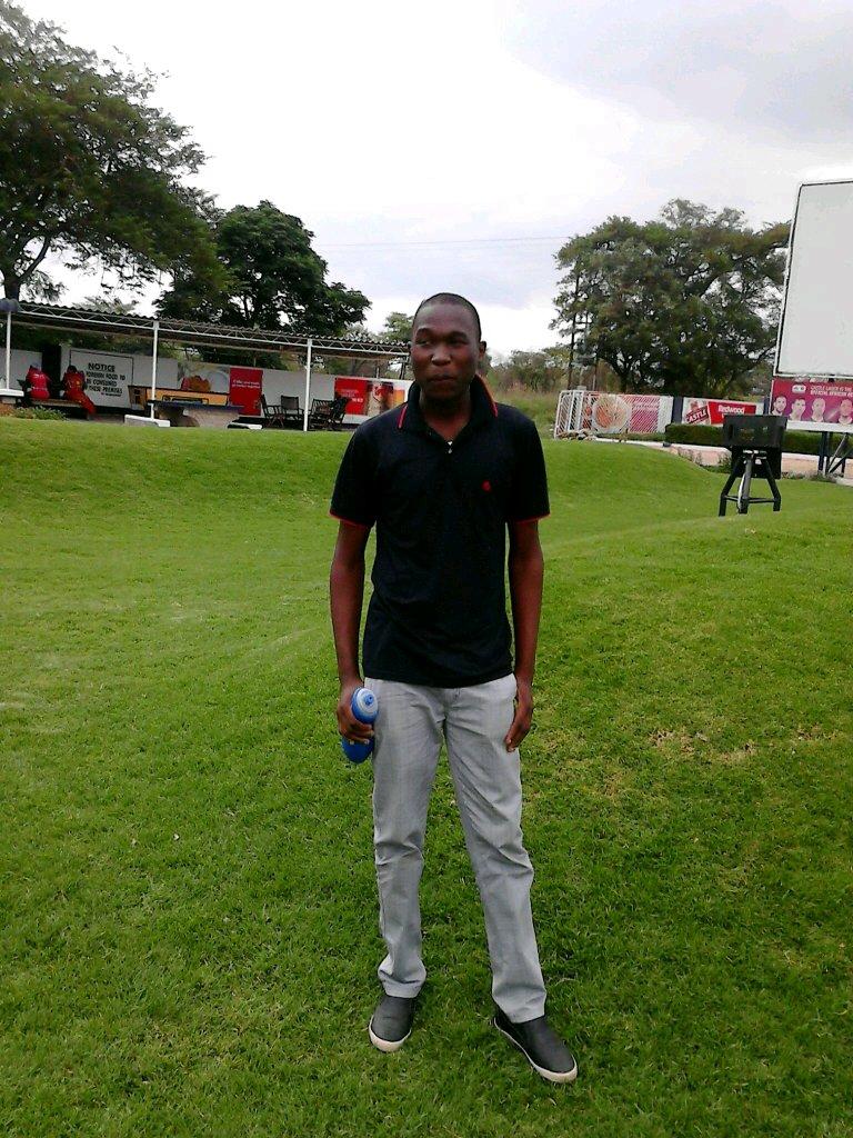 awesomeirvine's profile picture. Male