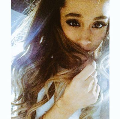 rp/fl/taken by my adorable penguin @hemmings186 ❤