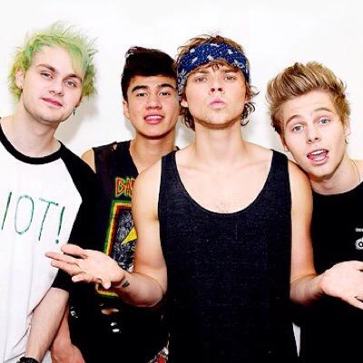 dont follow this acc, follow @lrhrachelmgc