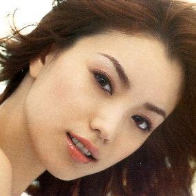可愛く、綺麗に♡トレンドメイクから裏技メイクまでお届けします♡役にたったらぜひRTとフォローお願いします!
