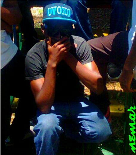 *hip hop fanatic*,,Life living,toon watching,food loving ,mech engineering, hiphop listening,Critical thinking ,tree hugging ,proud hippy☺