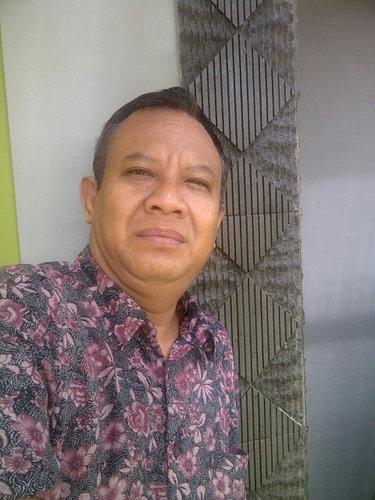 Cinta adalah anugerah terindah yang terus aku sirami dengan indahnya taman hati.