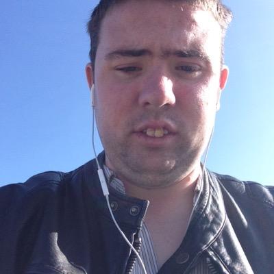 my name is kevin myers i'm singe and looking for a girlfriend