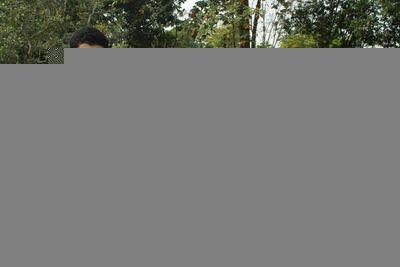 20_nandha's profile picture. i'am happy