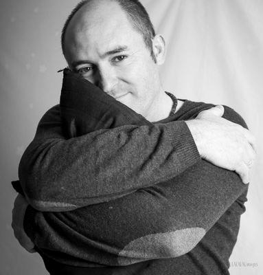 escritor, poeta, desarrollador de los talleres de expresión emocional LDA-lenguaje del alma, editor y como adicionales, la vida