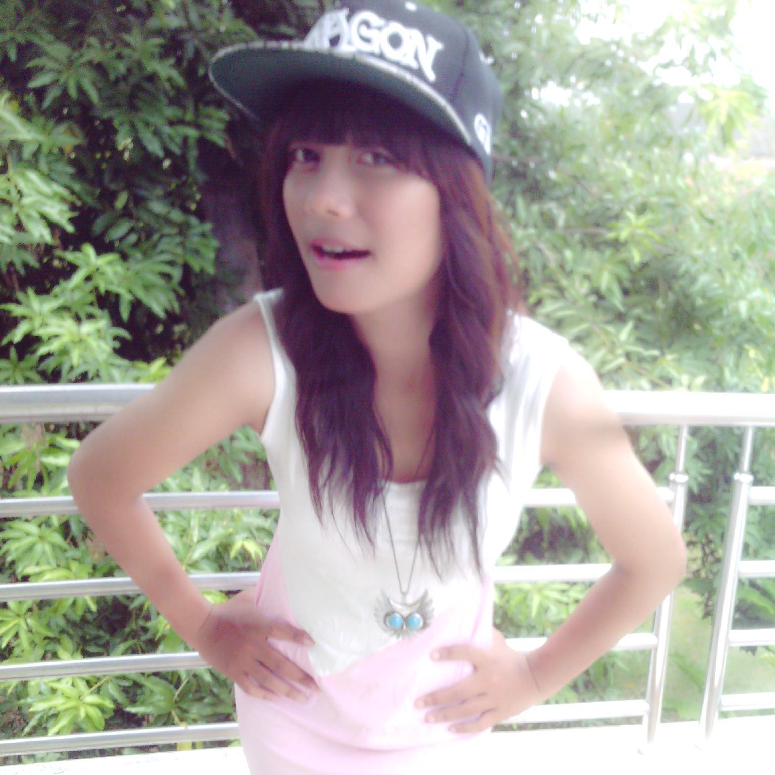 ♧ I'm a simple girl ♧ wanna be my friend? just follow me and mention to follow you back (з´⌣`ε) ••..τнänκчoü..••