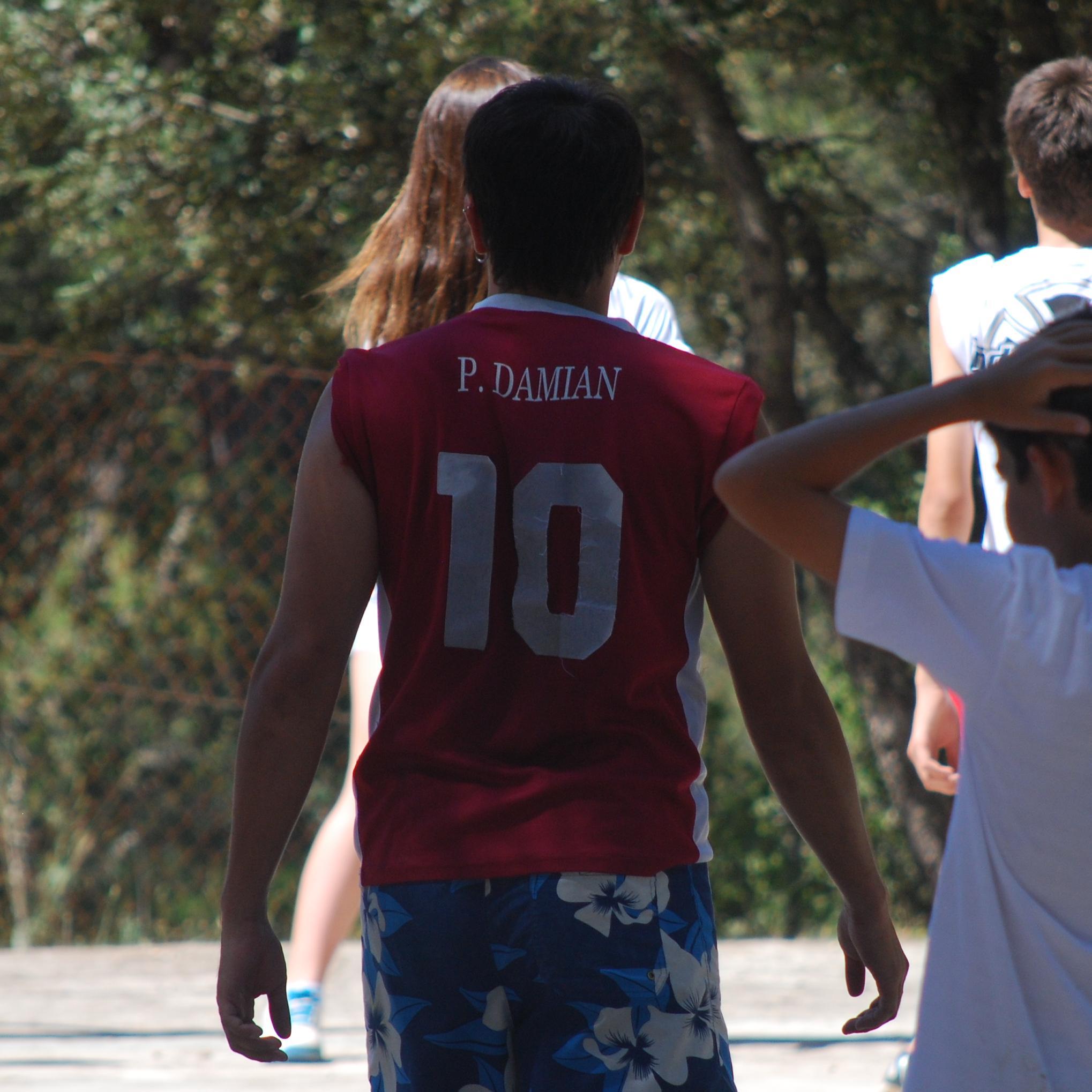 Magisterio en Educación Primaria        
Entrenador de futsal en Padre Damián SSCC