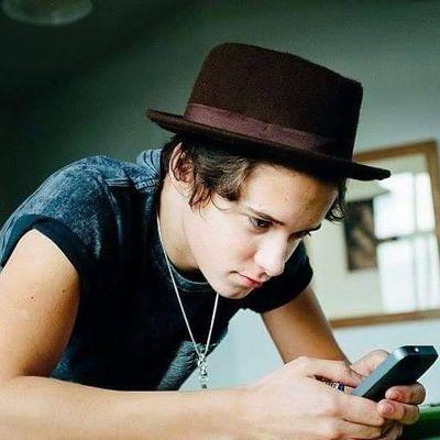 ••°☆they are my sunshine, my world, my everything☆°••@Harry_Styles @Luke5SOS ♡♥♡ pls follow @lashton_hemmox tysm,all the love♥ •*Access to 1/5 0/4*•