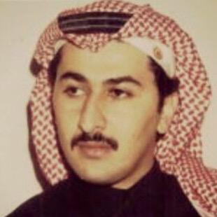 طالب دراسات عليا ، كاتب وناقد سياسي .