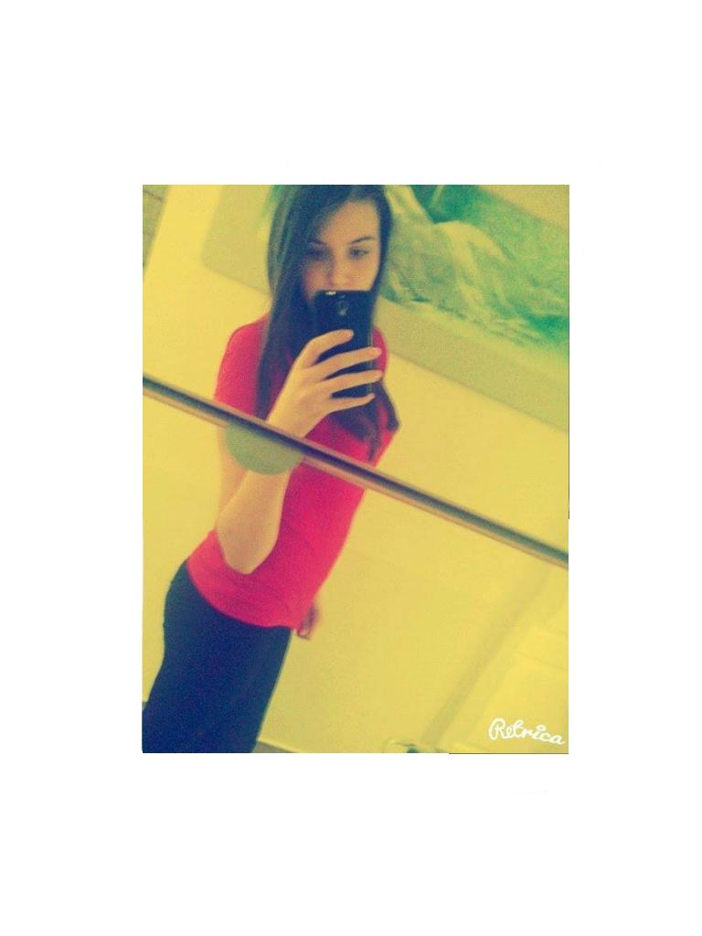 Hi. I'm Martina,so follow me,i will follow back :)
