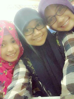 Zahra_Hutama's profile picture. 